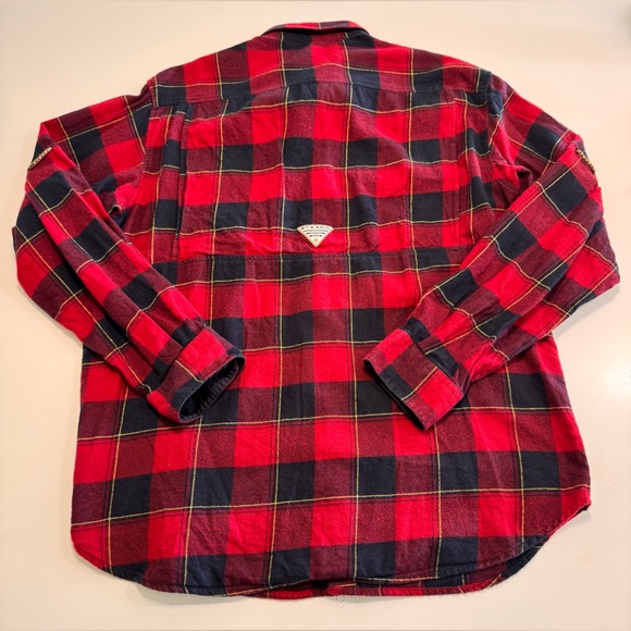 Columbia Shirt Mens Size Med Red Plaid Flannel PHG Performance Hunting Outdoors - Picture 2 of 10